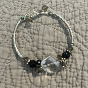 Silver bracelet with clear and black beads - open without clasp